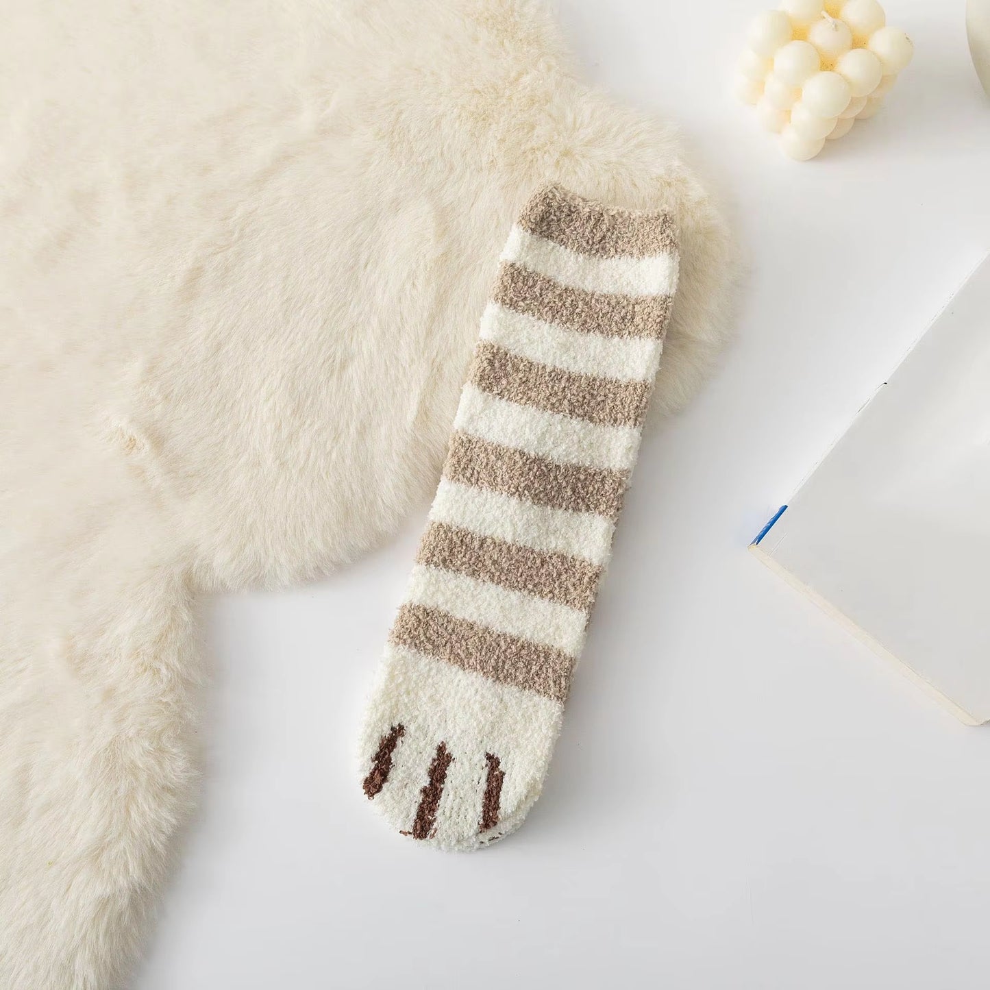 Cozy Cat Claw Coral Velvet Socks - Perfect for Women and Kids, Thickened Mid-Calf Sleep & Home Floor Socks for Autumn & Winter